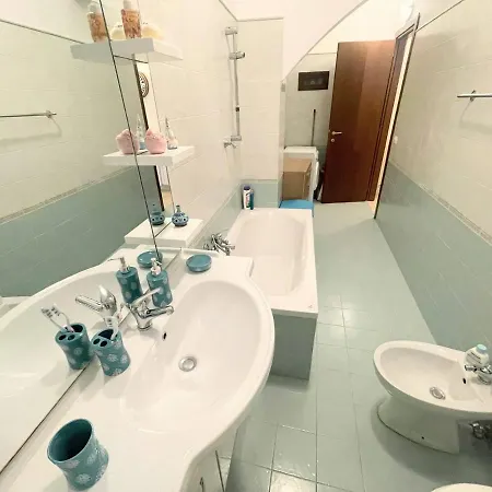Lägenhet A1 - No Car Required Centrally Located - Sleeps 46