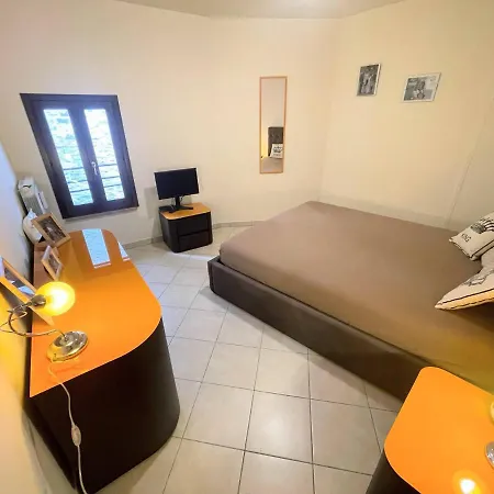 Lägenhet A1 - No Car Required Centrally Located - Sleeps 46 *