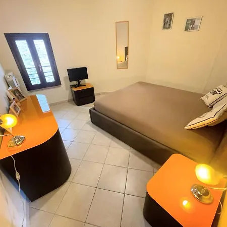 A1 - No Car Required Centrally Located - Sleeps 46 *