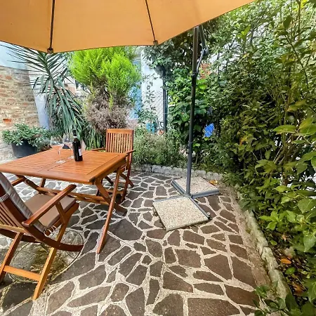 A1 - No Car Required Centrally Located - Sleeps 46 Lägenhet *