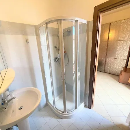 A1 - No Car Required Centrally Located - Sleeps 46 Spoleto