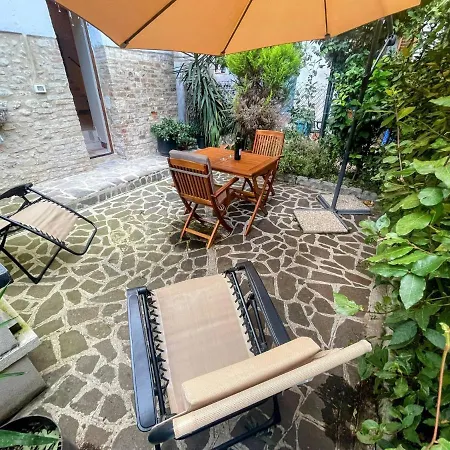 A1 - No Car Required Centrally Located - Sleeps 46 公寓 *