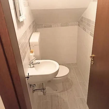 A1 - No Car Required Centrally Located - Sleeps 46 Spoleto