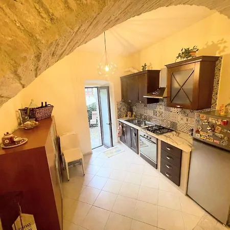 A1 - No Car Required Centrally Located - Sleeps 46 Lägenhet Spoleto