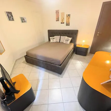 A1 - No Car Required Centrally Located - Sleeps 46 Lägenhet