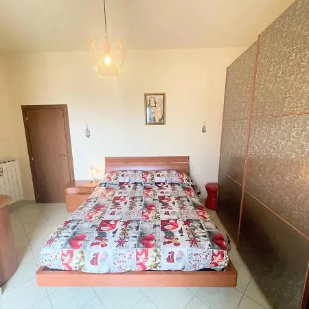 A1 - No Car Required Centrally Located - Sleeps 46